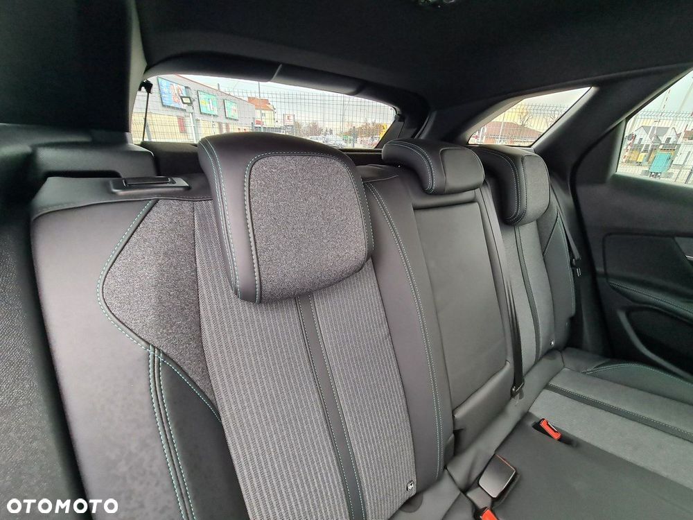 Peugeot 3008 1.2 PureTech Allure Pack S&S EAT8 - 34