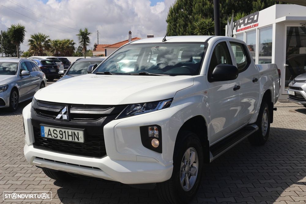 Mitsubishi L200 2.3 DI-D Space Cab Invite Strakar Look 4WD - 12