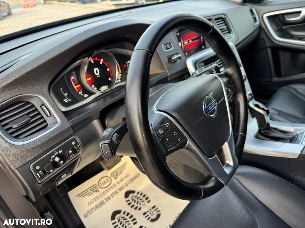 Volvo S60 D2 Geartronic - 12