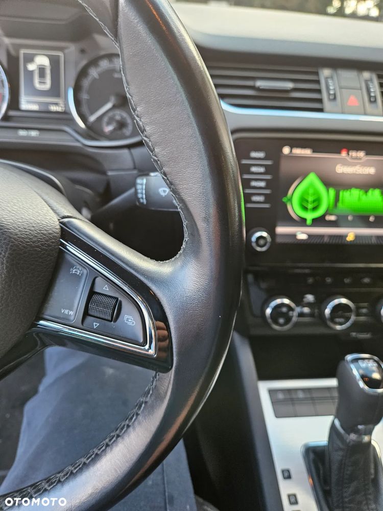 Skoda Octavia 1.6 TDI DSG Ambition - 34