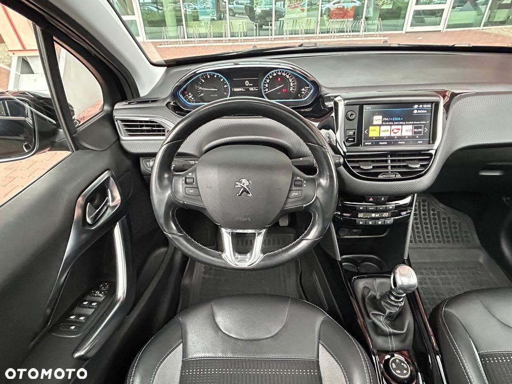 Peugeot 2008 1.2 PureTech Allure Pack S&S - 22