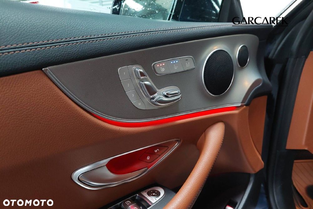 Mercedes-Benz Klasa E 400 4-Matic 9G-TRONIC - 14