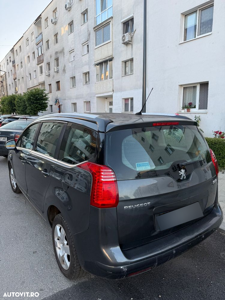 Peugeot 5008 - 5