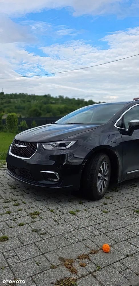 Chrysler Pacifica - 2