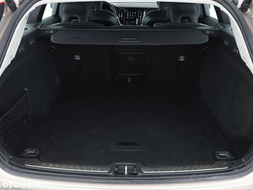 Volvo V60 B4 D Core - 21