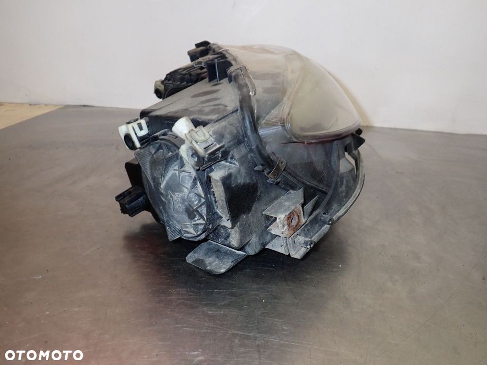 LAMPA PRAWA PRZEDNIA SOCZEWKA MAZDA 6 I - 6