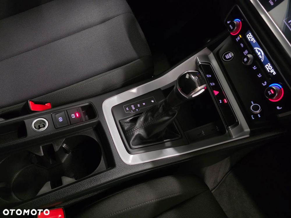 Audi Q3 35 TDI S tronic - 20