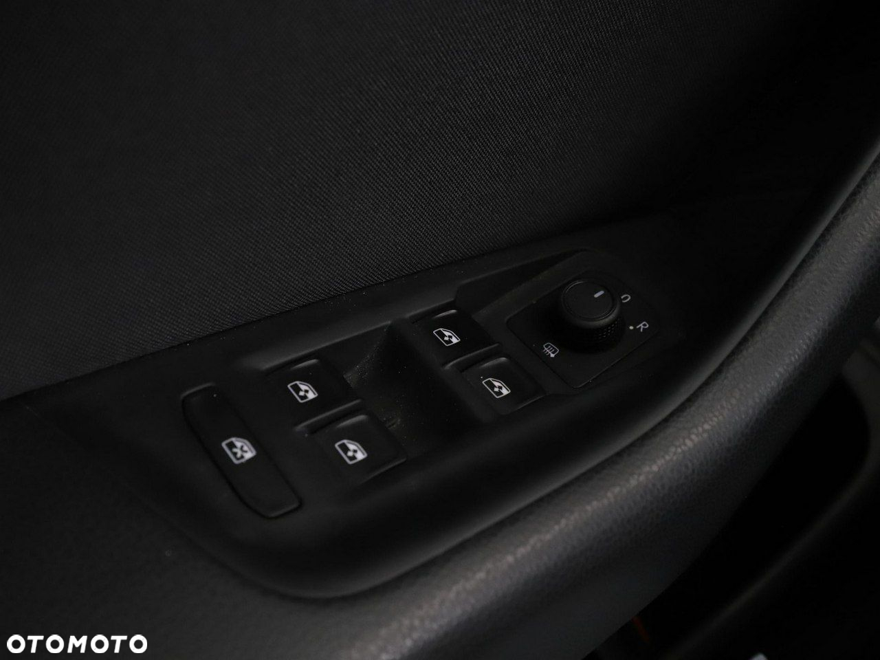 Volkswagen Passat - 32