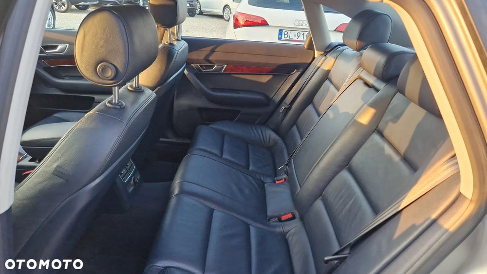 Audi A6 Limousine 2.4 - 12