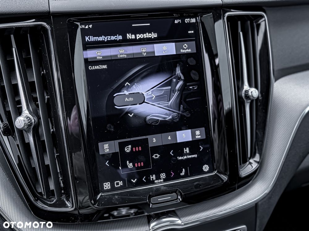 Volvo XC 60 B4 D Ultimate Dark - 25