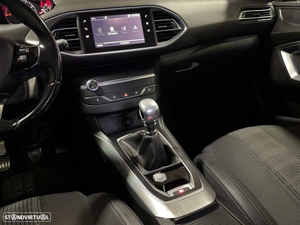 Peugeot 308 1.2 PureTech Allure J18 - 27