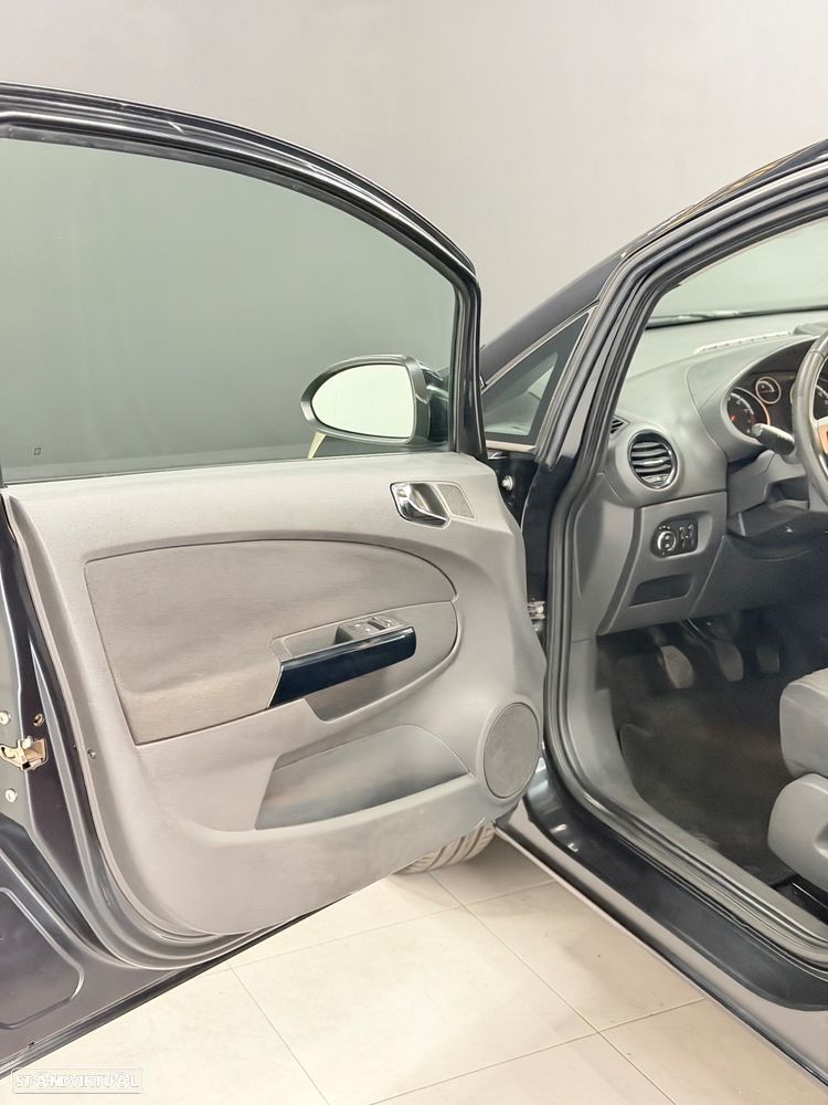 Opel Corsa 1.2 Cosmo - 16
