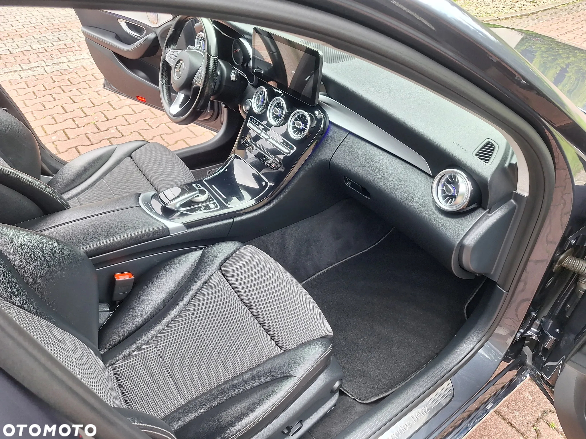 Mercedes-Benz Klasa C 200 7G-TRONIC - 11