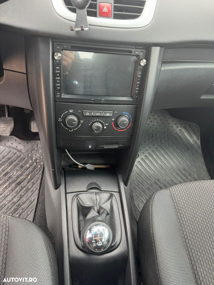 Peugeot 207 1.4E Urban - 9