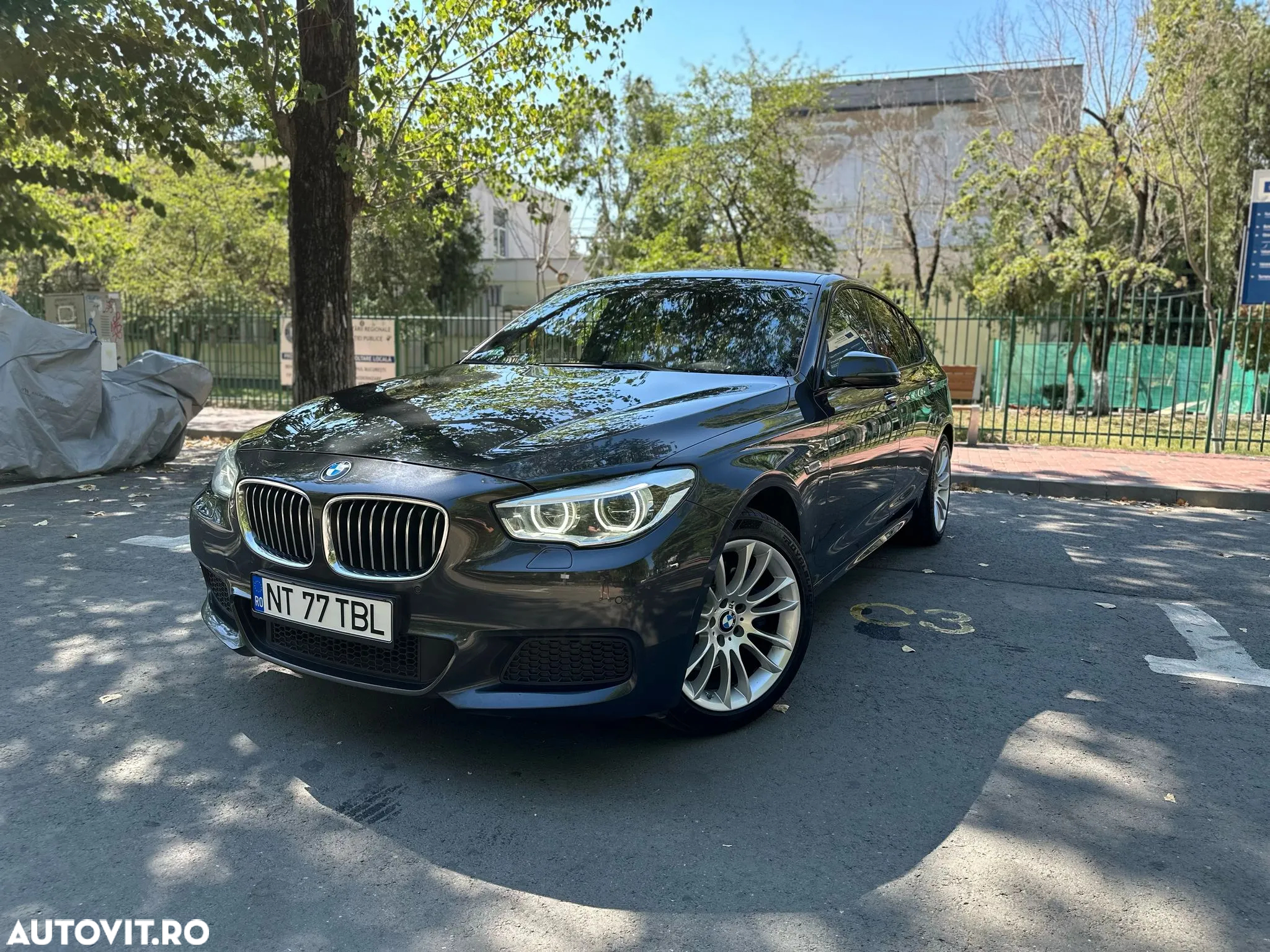 BMW Seria 5 530d xDrive AT - 2