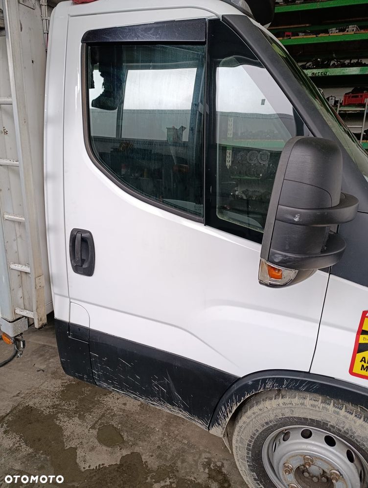 IVECO DAILY 2014- E6 DRZWI PRAWE KOMPLETNE - 2