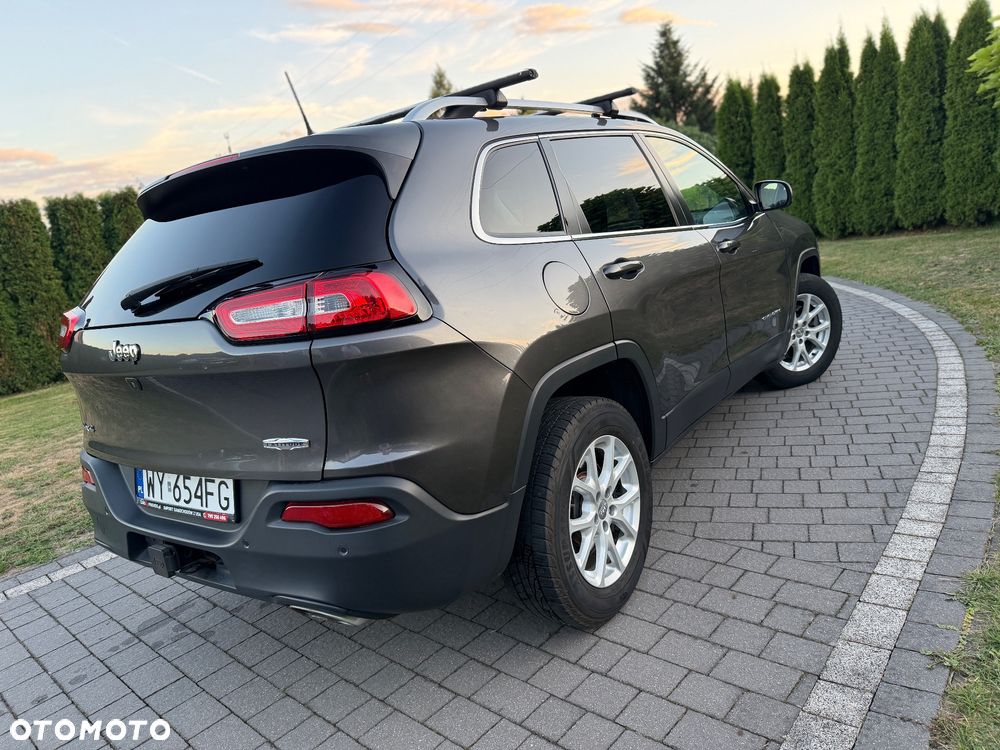 Jeep Cherokee - 4