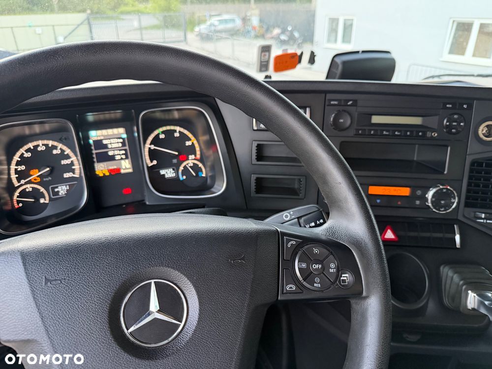 Mercedes-Benz Actros - 23