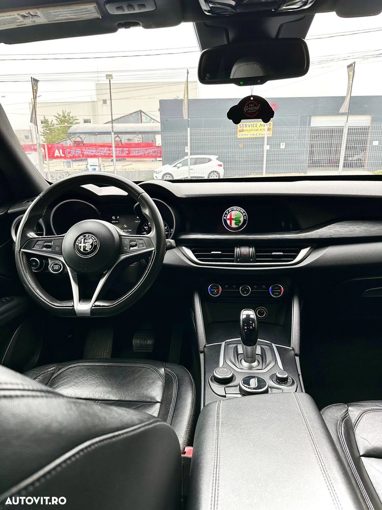 Alfa Romeo Stelvio 2.0 Turbo 16V AT8-Q4 Executive - 5