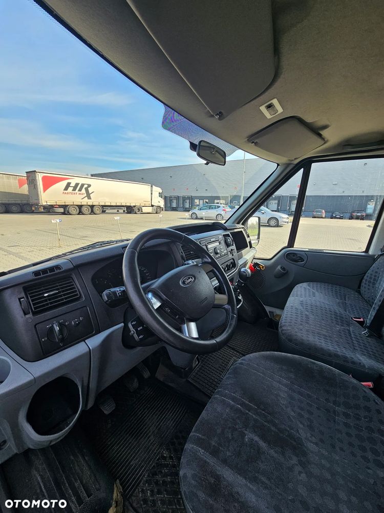Ford Transit - 9