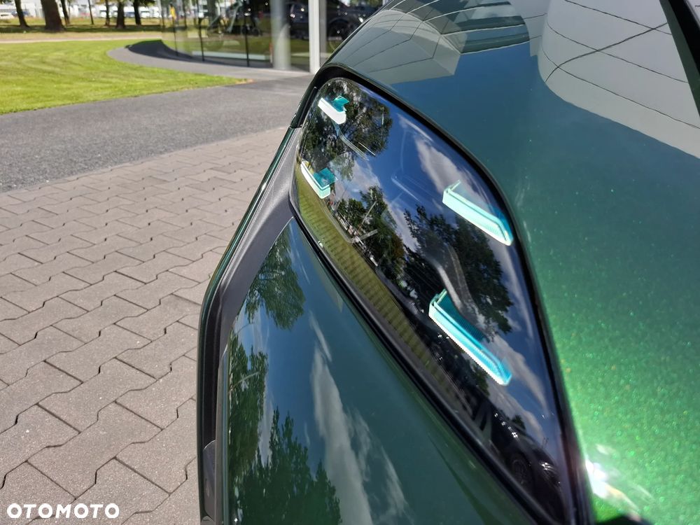 Porsche Taycan 105kWh Turbo S - 29
