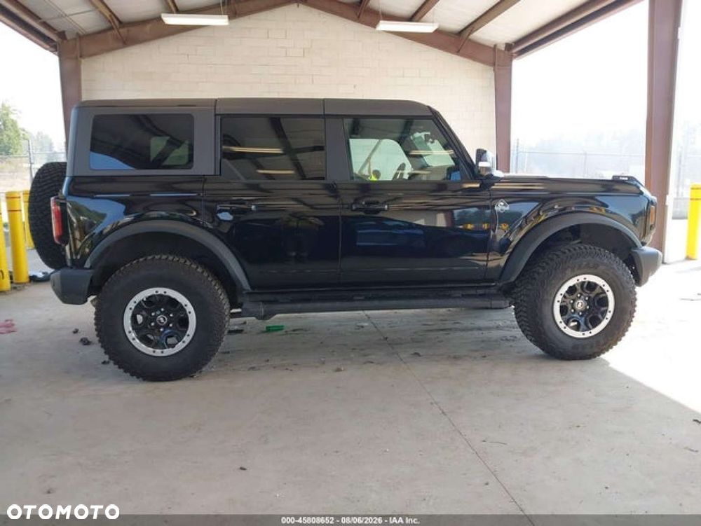 Ford Bronco - 6