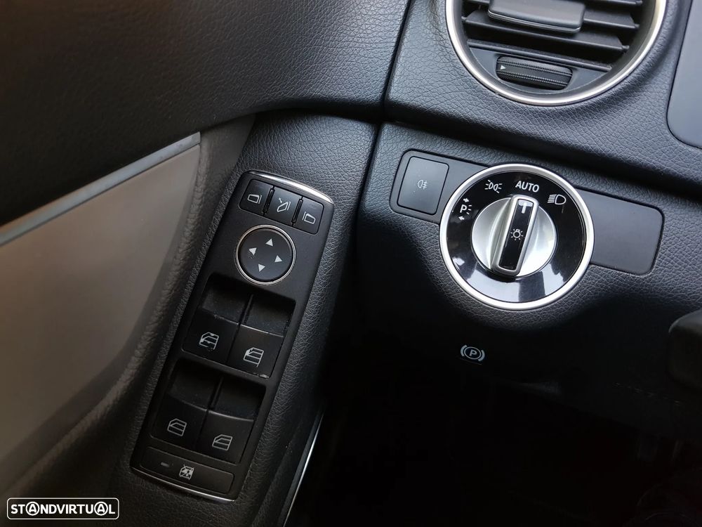 Mercedes-Benz C 220 CDi Avantgarde BlueEfficiency - 23