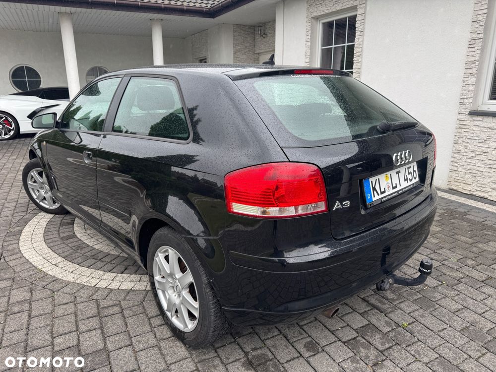 Audi A3 3-drzwiowe 1.6 Attraction - 4