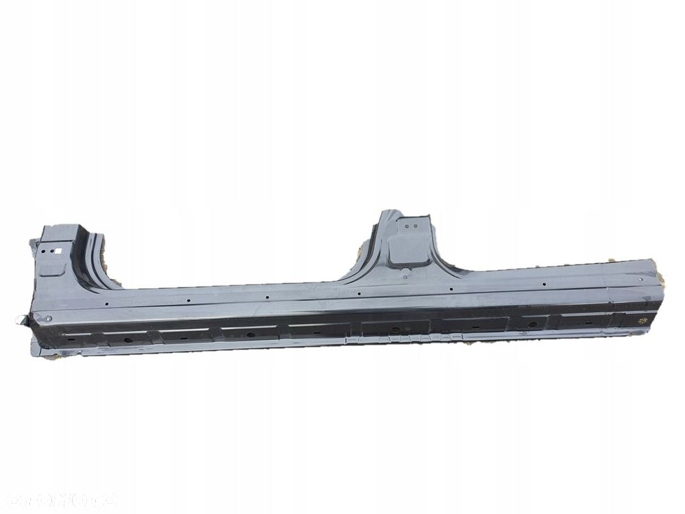 Próg poszycie lewe Mitsubishi Grandis rok 03-11 - 1