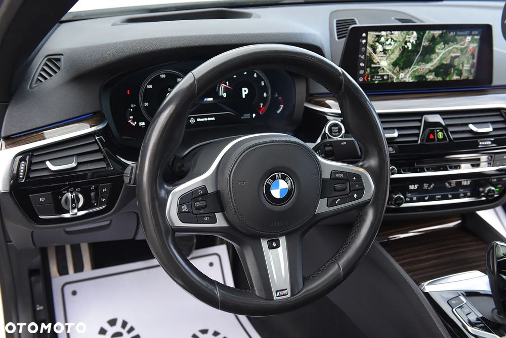 BMW Seria 5 530i xDrive M Sport sport - 24