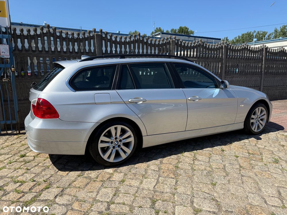 BMW Seria 3 325i - 9