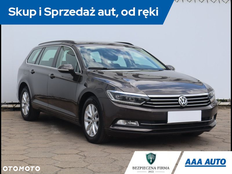 Volkswagen Passat - 2