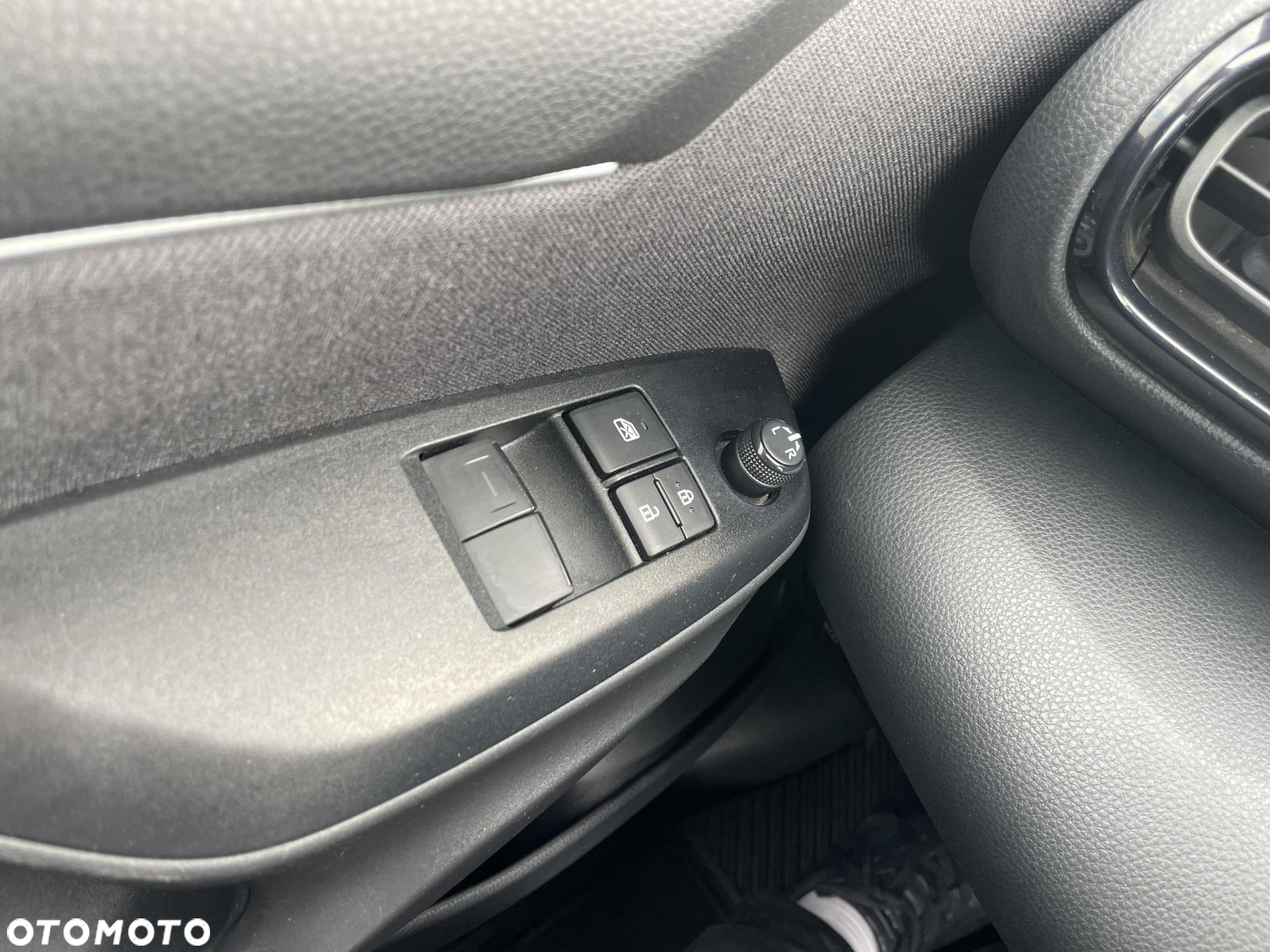 Toyota Yaris - 21