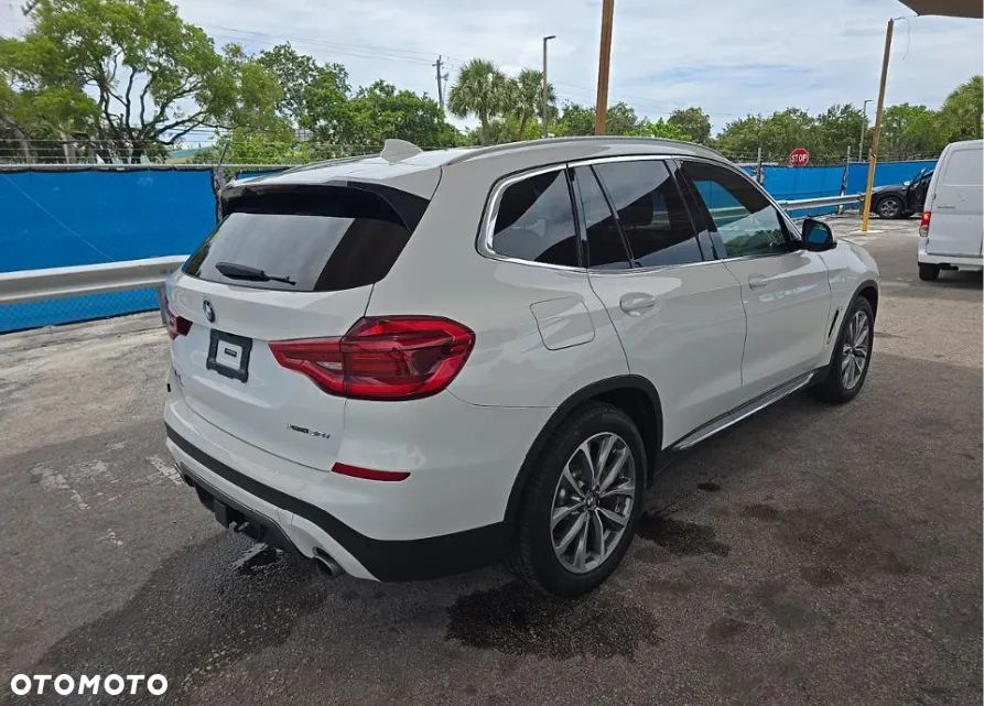 BMW X3 xDrive30i GPF Luxury Line - 4