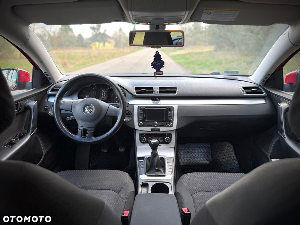 Volkswagen Passat 1.6 TDI DPF BlueMot Trendline - 5