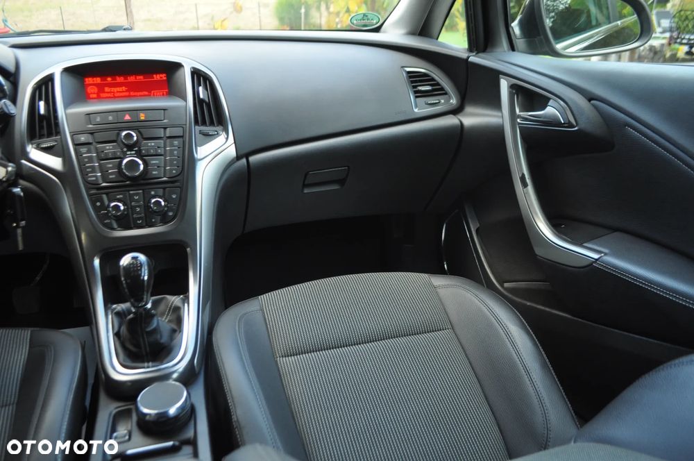 Opel Astra 1.4 T Cosmo - 24