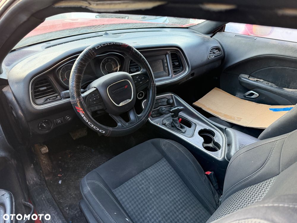 Dodge Challenger - 4