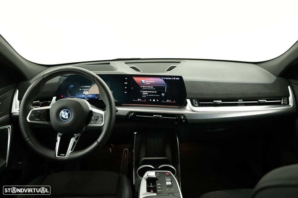 BMW iX2 eDrive20 Pack Desportivo M - 10