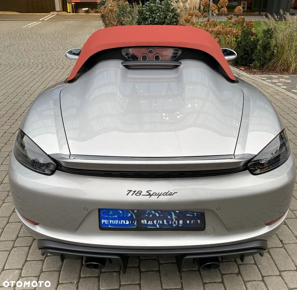 Porsche 718 Spyder - 7