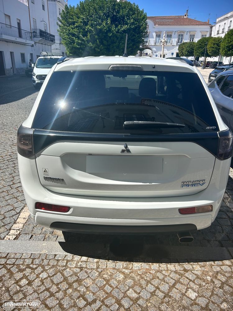 Mitsubishi Outlander - 4