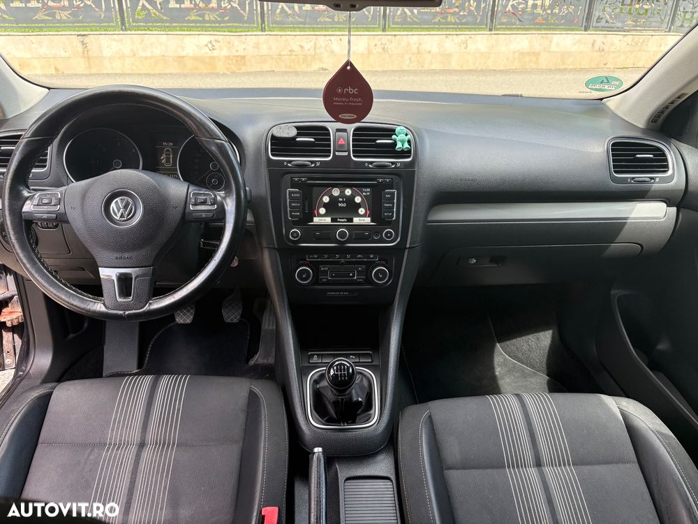 Volkswagen Golf - 8
