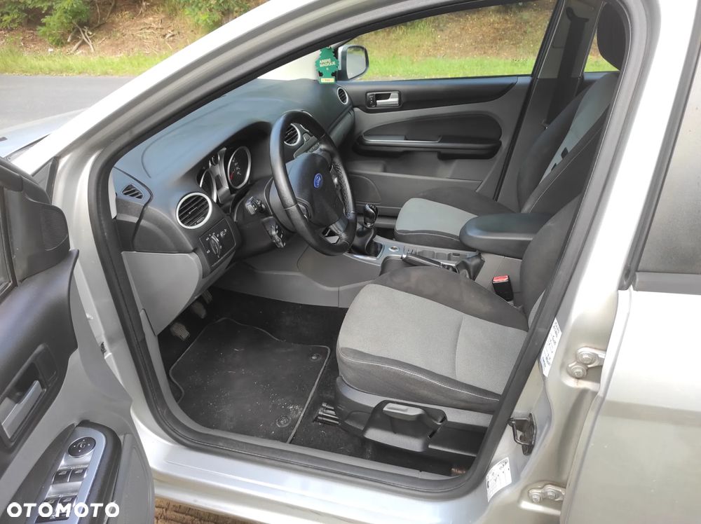 Ford Focus 2.0 Trend - 12