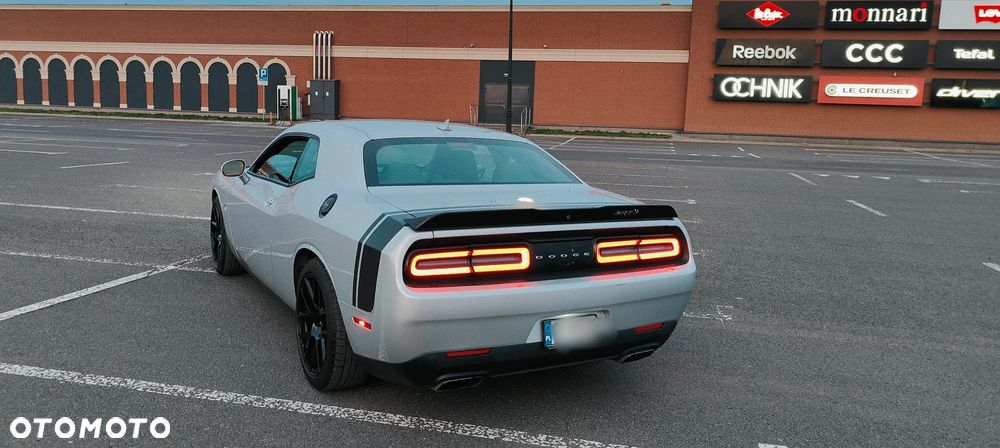 Dodge Challenger - 18