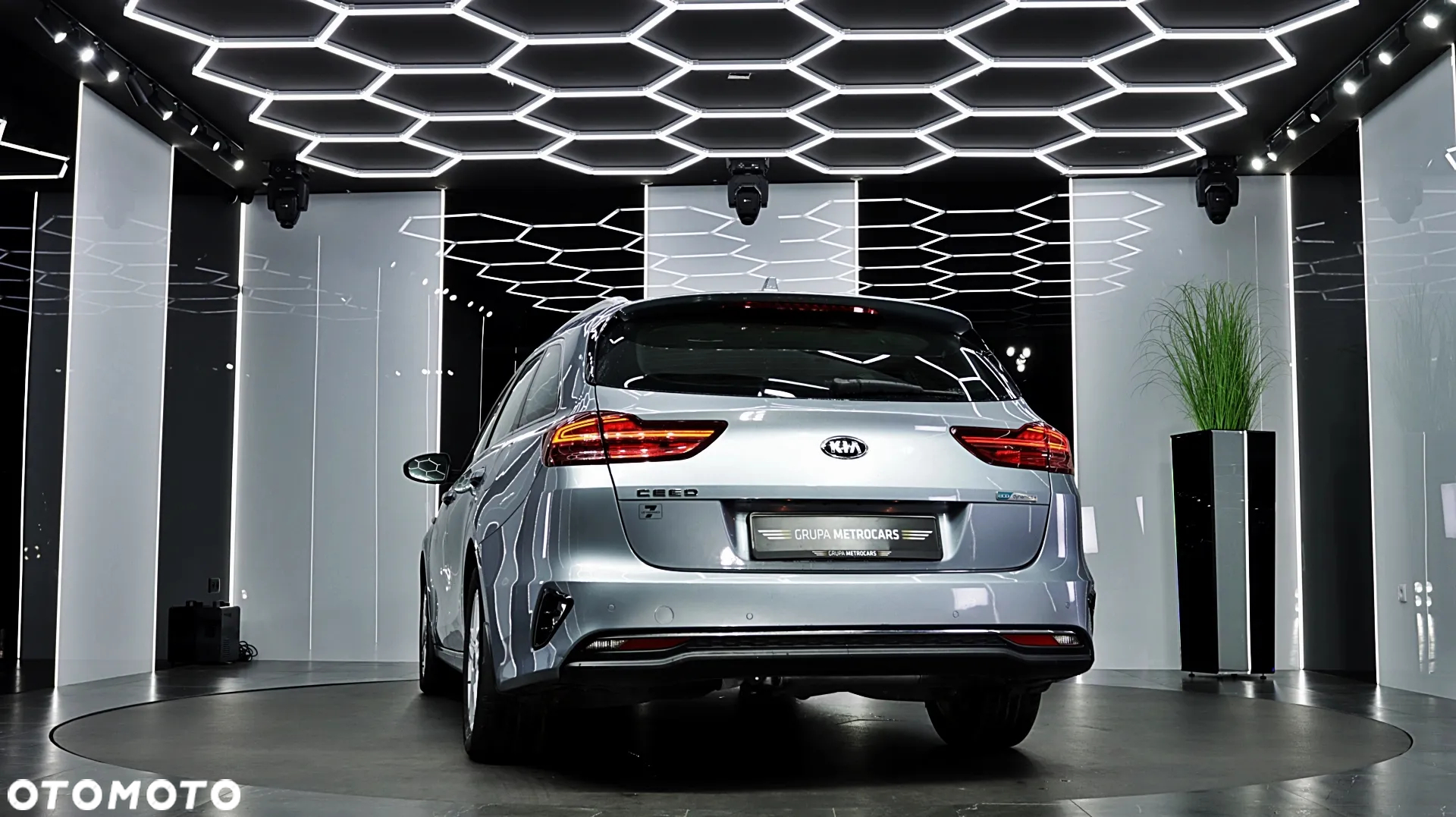 Kia Ceed 1.6 CRDi SCR M - 7