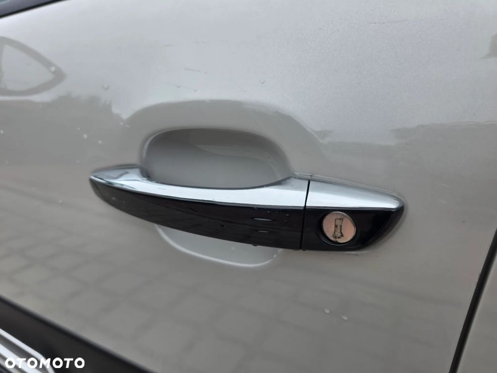 Citroën C3 1.2 PureTech Shine EAT6 - 12