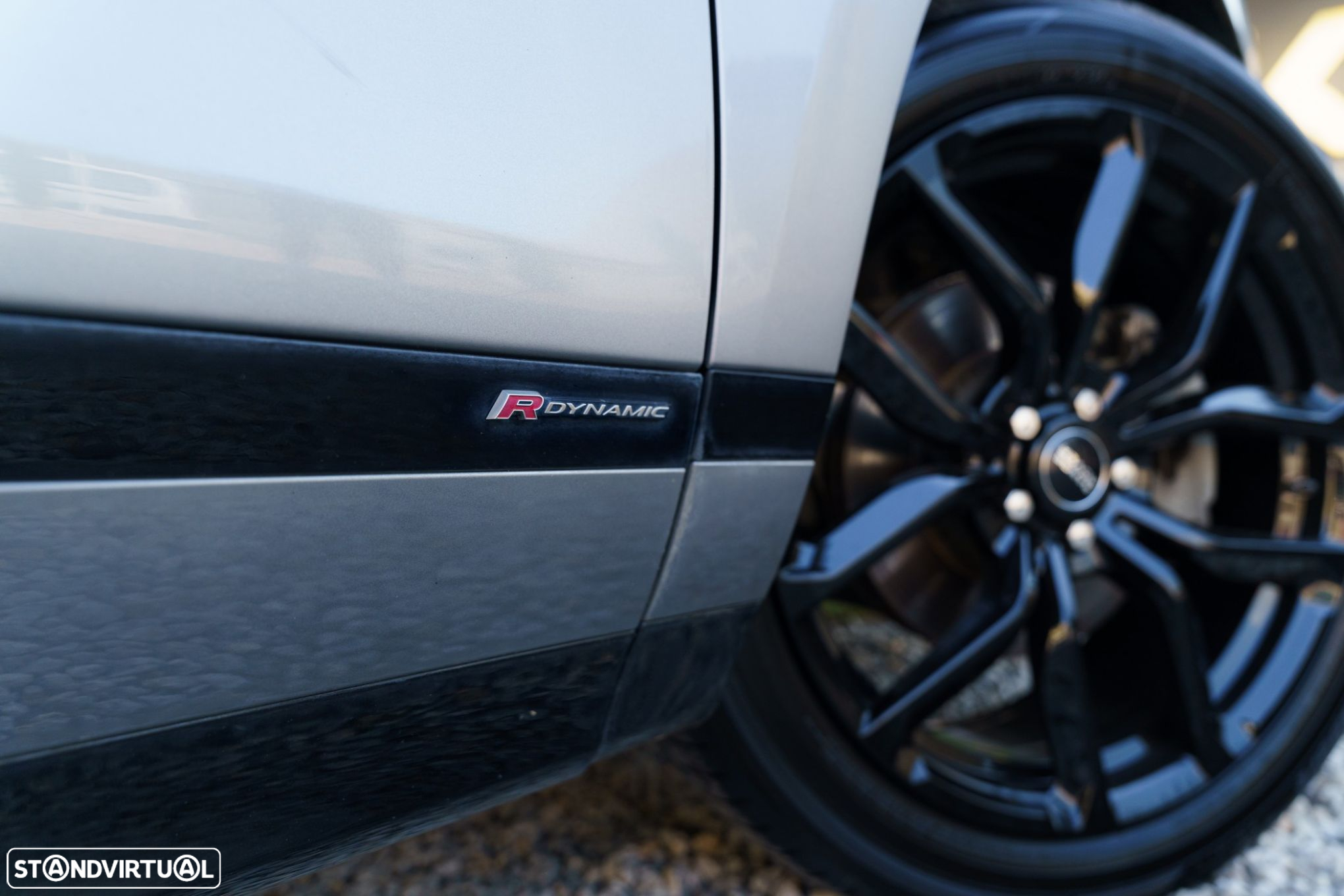 Land Rover Range Rover Evoque 2.0 D150 R-Dynamic - 9