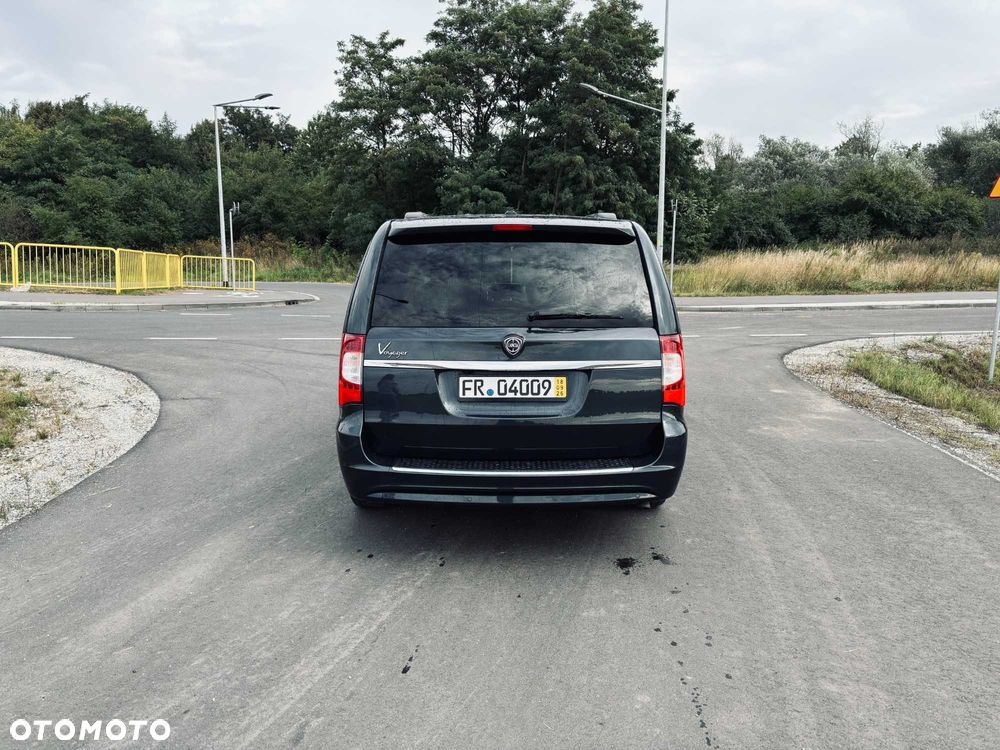 Lancia Voyager - 4
