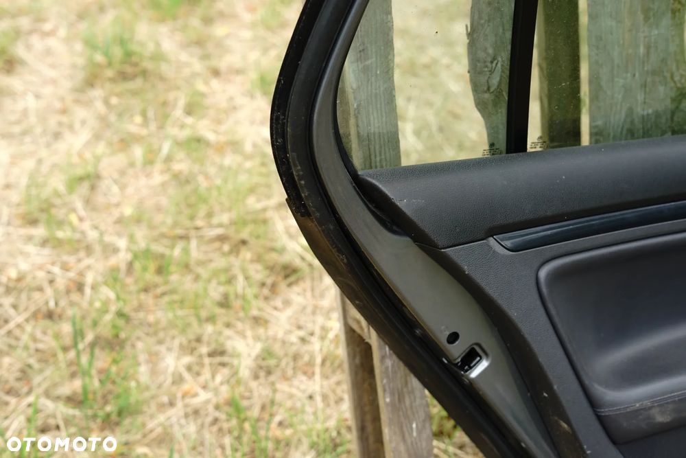 Drzwi tył tylne lewe VW Golf V 5d HB LA7T - 9