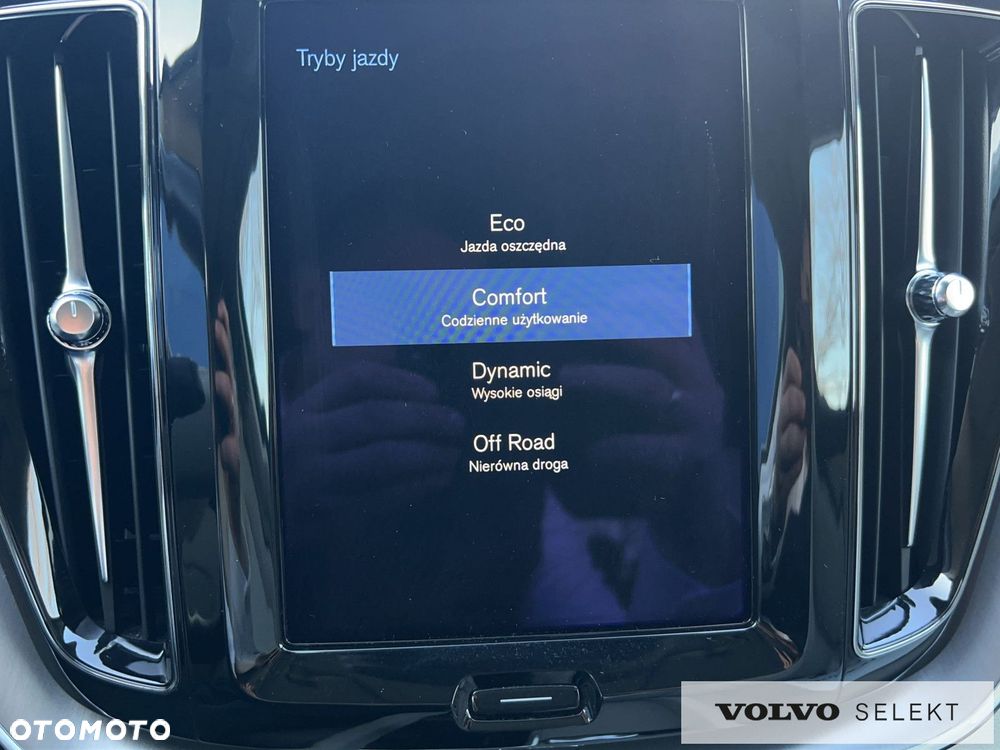 Volvo XC 60 B4 B Momentum - 23