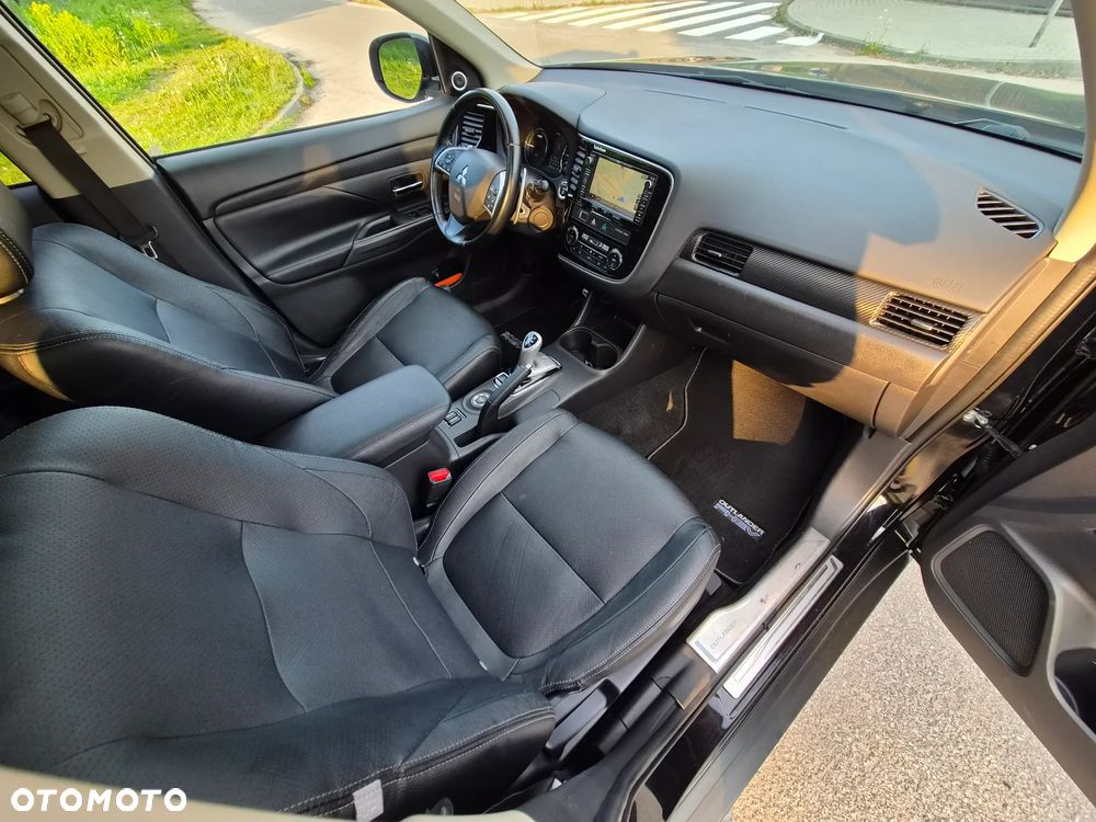 Mitsubishi Outlander - 24